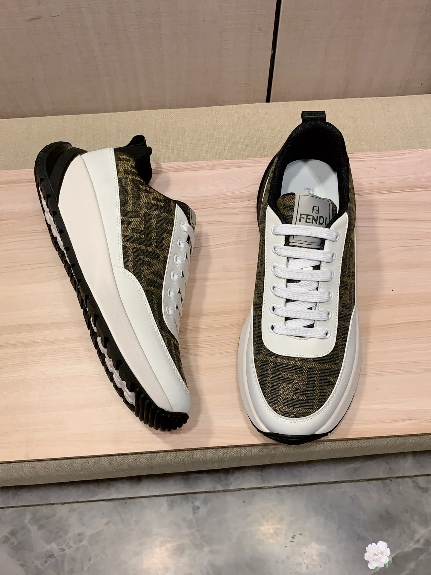 Men's men's shoes💰460💰💰🎩🎩[Lightning][Lightning] "FENDI*" The latest and most popular casual shoes, top brand [Seduce] luxury~purchase, top~quality. [Strong] The upper is made of imported breathable cowhide with material ➕ breathable sheepskin feet (•) and fine workmanship. The original stylish and stylish soft rubber wear-resistant and non-slip outsole is light and comfortable on the feet. The real thing looks better when photographed. 305: code: 38-44, 2️⃣ colors selected